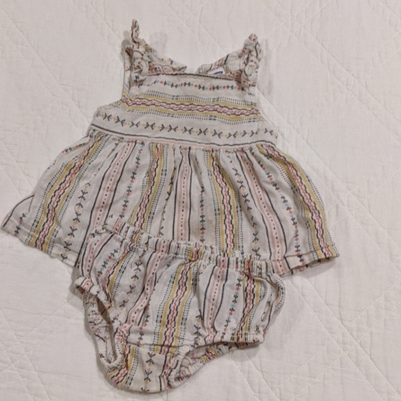 Old Navy Other - Old Navy Girls 2 piece outfit Size 12-18